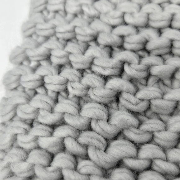 VINCE CAMUTO CHUNKY KNITWEAR CROCHET KNIT LIGHT GREY POM POM BEANIE HAT WOMEN OS - Picture 11 of 12